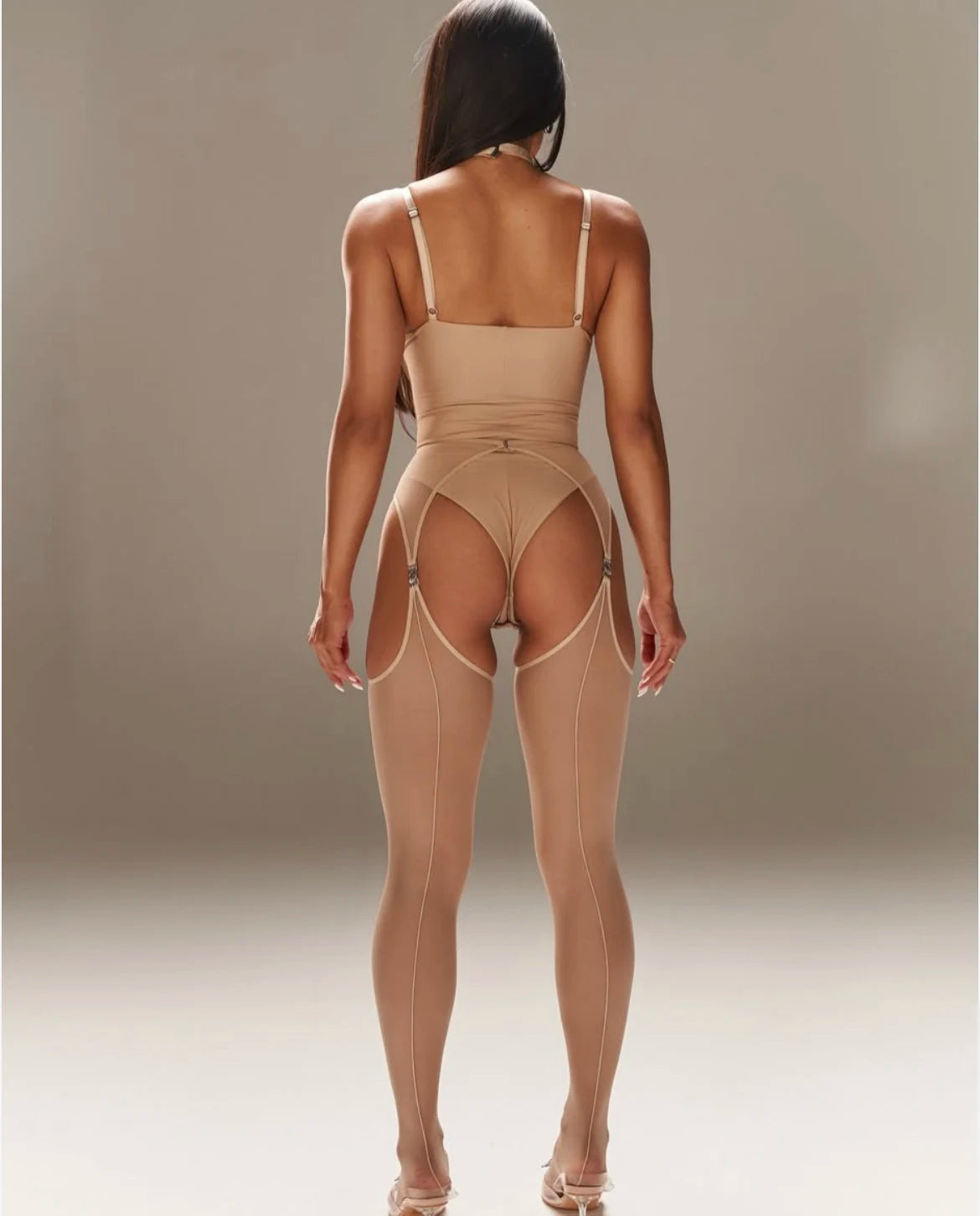 VEIL NUDE