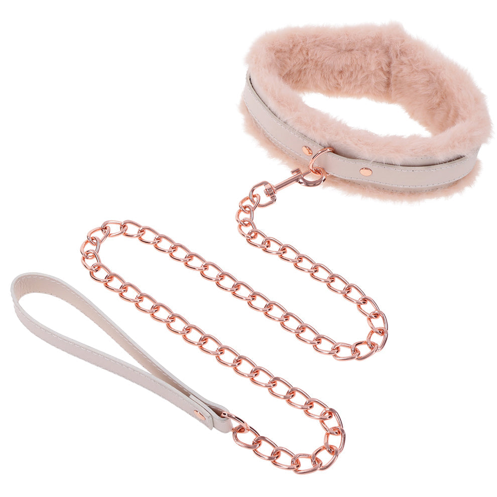 FUR COLLAR AND LEASH